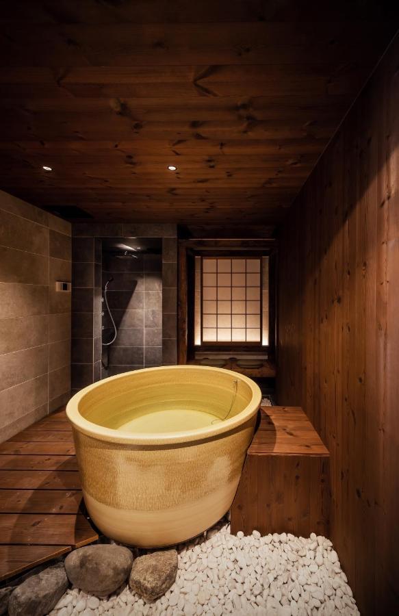 古今 天下茶屋 With A Private Parking Lot And A Half Open-air Bath And Direct To Kix Holiday home